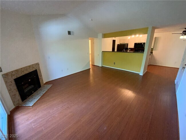 Building Photo - 231 W Horizon Ridge Pkwy