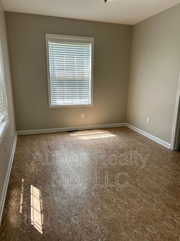 Foto del edificio - 6610 Metcalf Ave