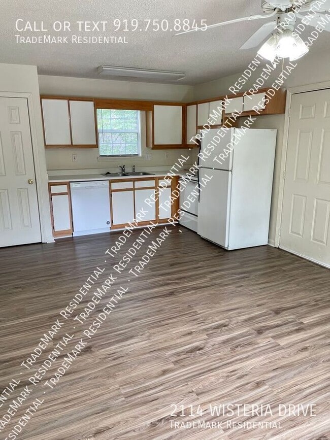 Building Photo - 2114 Wisteria Dr