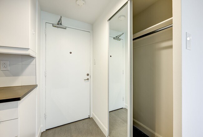 Building Photo - 3455 Rue Aylmer