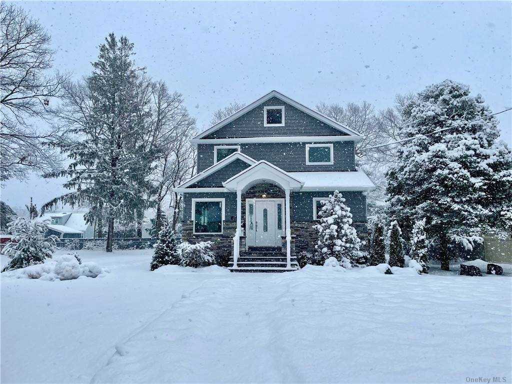 Primary Photo - 213 Cadman Ave