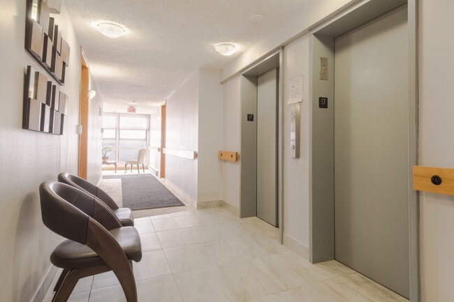 Building Photo - Le Quatre Cent