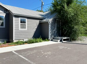 Building Photo - 1031 4th Ave W
