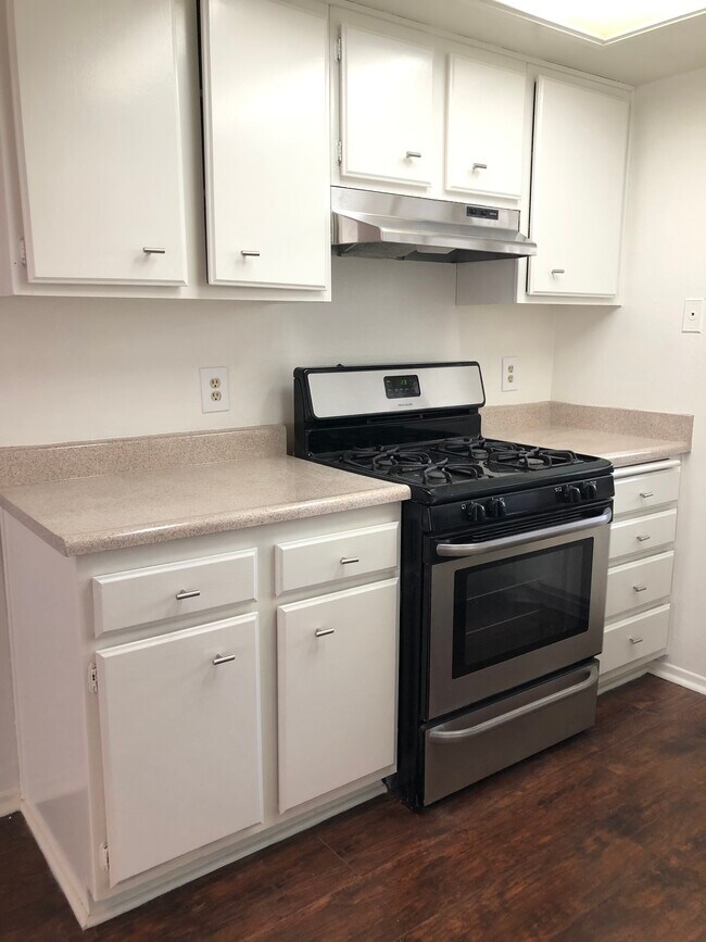 Foto del edificio - 553 E Orange Grove Ave