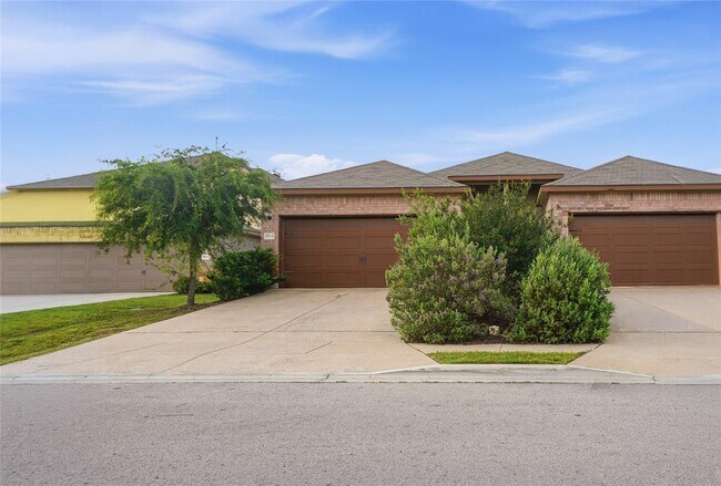 Foto del edificio - 533 Jack Rabbit Ln