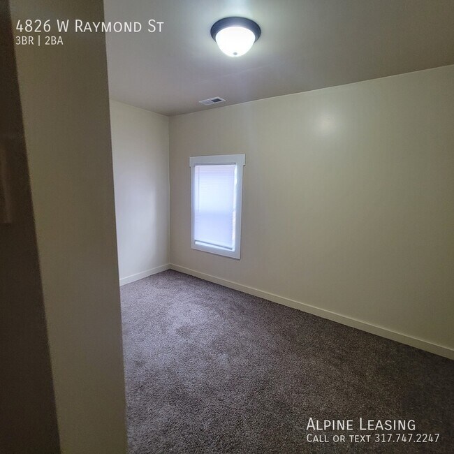 Foto del edificio - Park Fletcher area 3BR/2BA House ready to ...