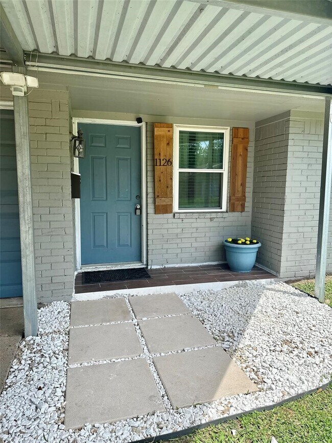 Foto del edificio - 1126 E Dartmouth Ln