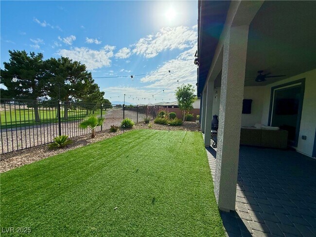 Foto del edificio - 4760 SE Clifftop Dr