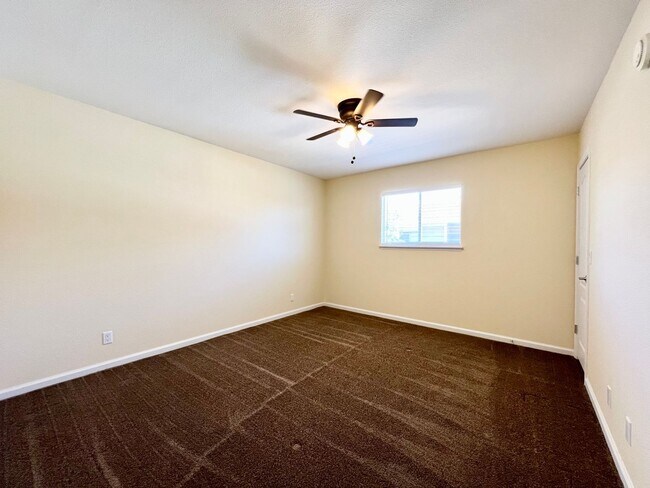 Foto del edificio - COMING SOON !!! CHARMING 1BD/1BA CONDO IN LAS VEGAS COUNTRY CLUB!