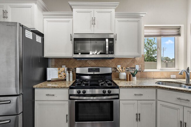 Foto del edificio - 4 Bedroom home Near Freeway in Meridian