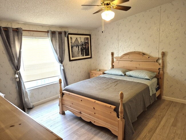 Master Bedroom - 4995 Spiral Way