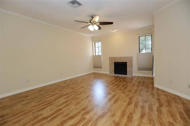Foto del edificio - 2604 W Holcombe Blvd