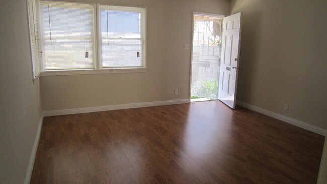 Foto del edificio - 3927 Sawtelle Blvd