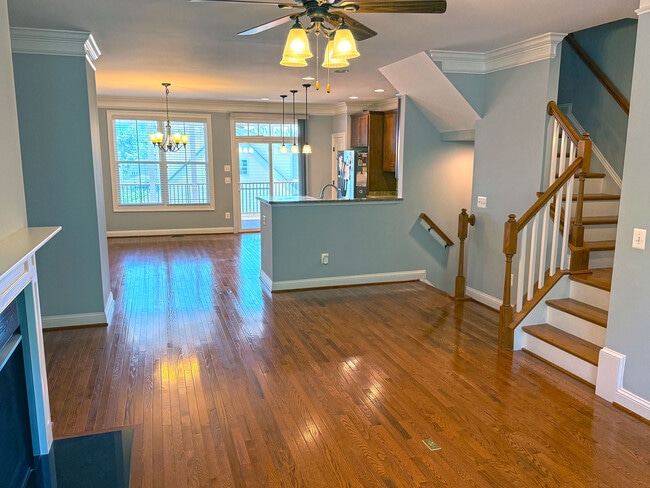 Living Room - 870 Belvedere Blvd