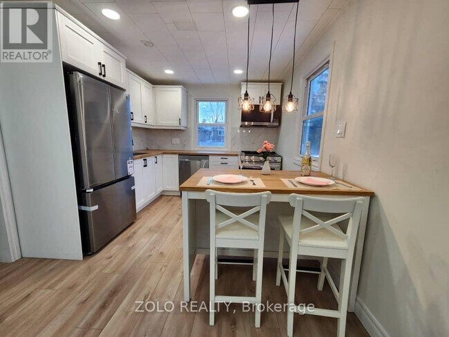 Photo du bâtiment - 334 Little Ave