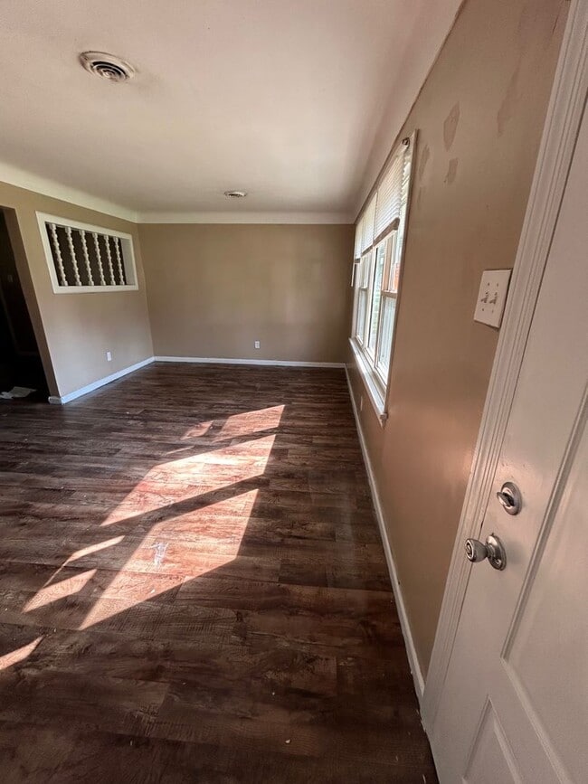 Building Photo - BELOW MARKET RENT!