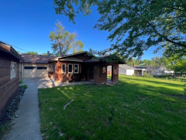Building Photo - 2602 Oak Ave