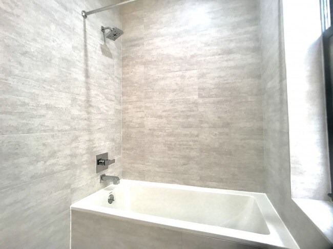 Foto del edificio - 568 W 192nd St