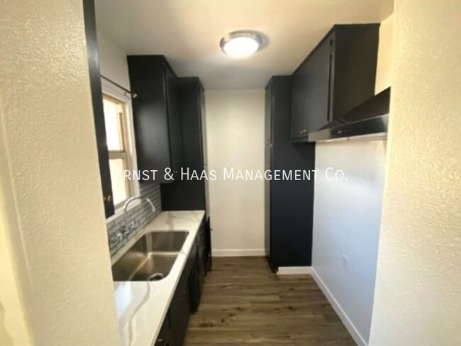 Building Photo - 4510 1/2 N. Lakewood Blvd.-
