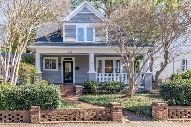 Foto del edificio - 702 Magnolia St
