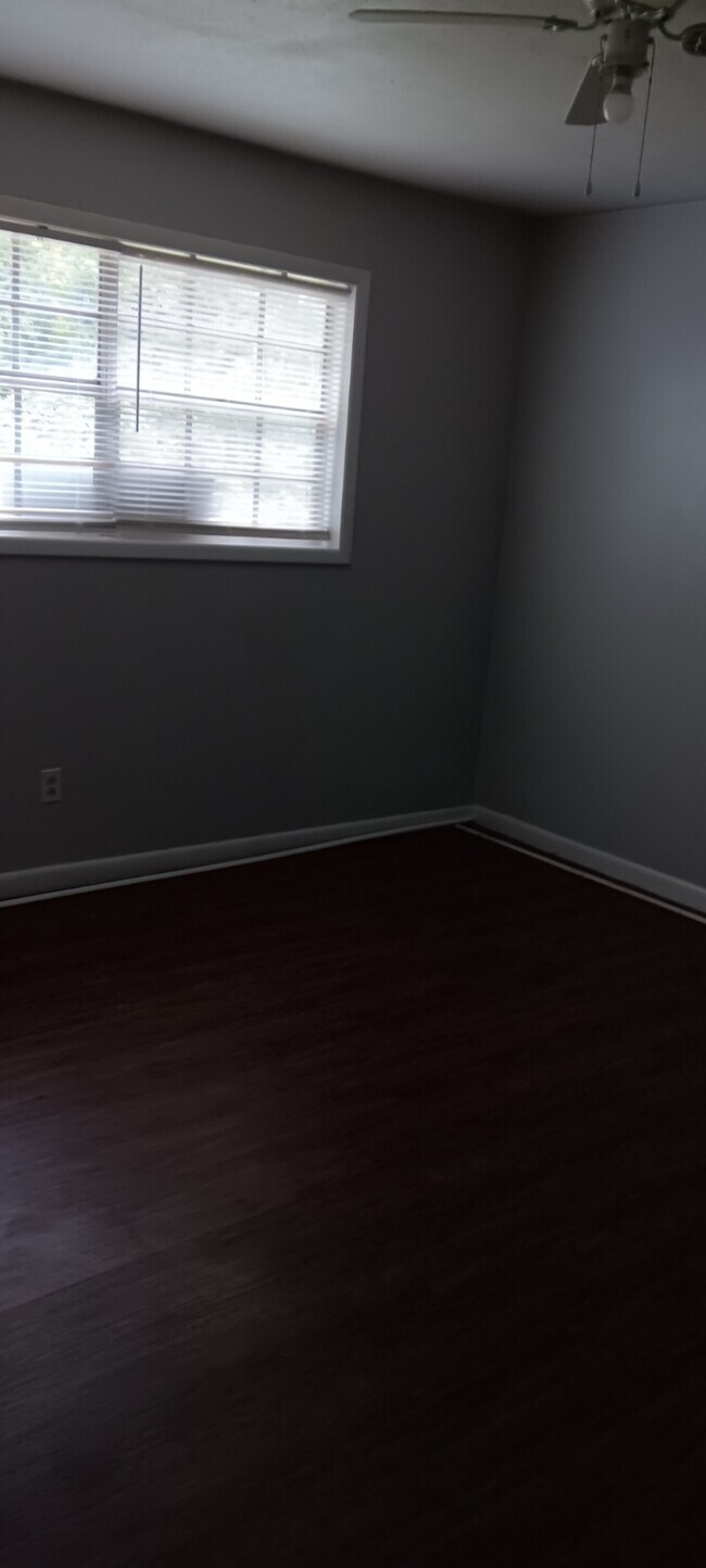 Building Photo - 211 Hooper Avenue