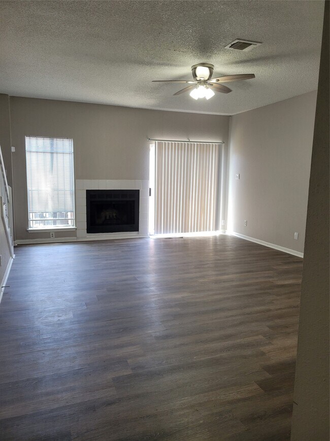 Building Photo - 12300-12300 Brookglade Cir