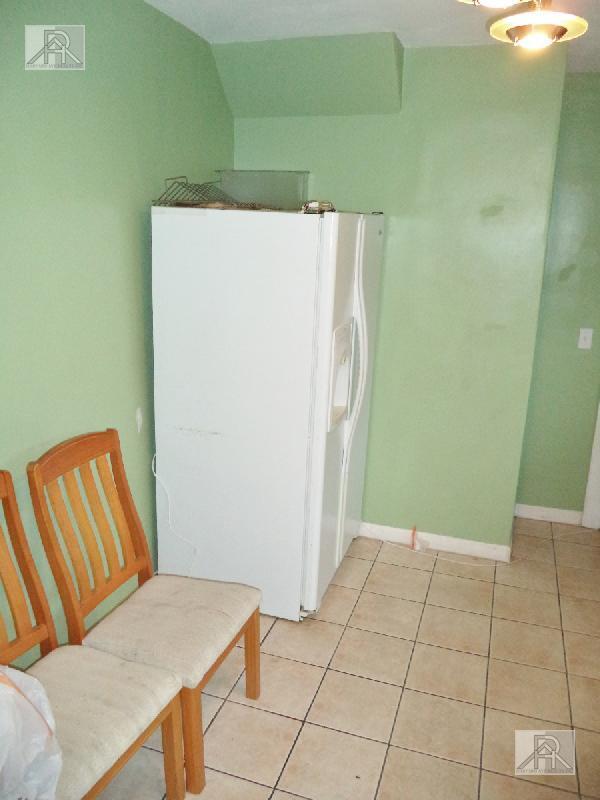 Photo - 4 bedroom in Newton MA 02467 Apartment