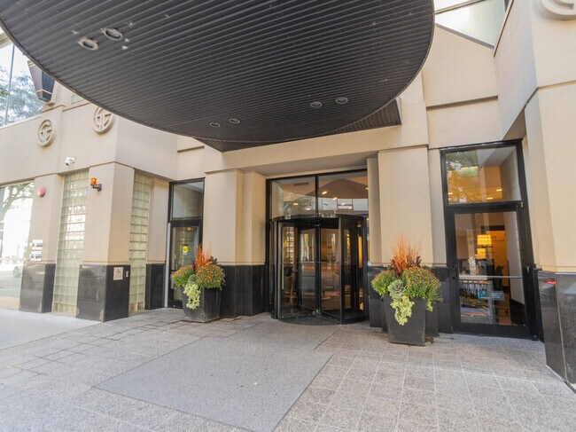 Foto del edificio - 111 W Maple St