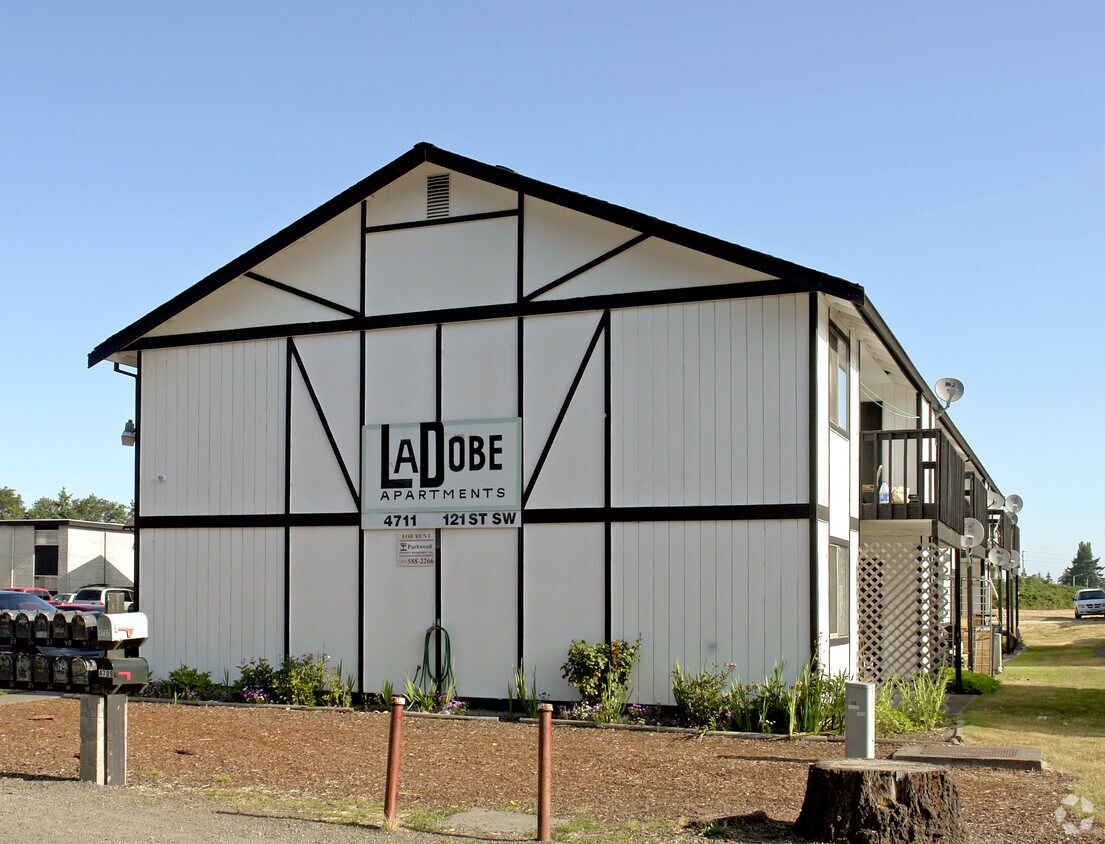 Building Photo - LaDobe Apartments