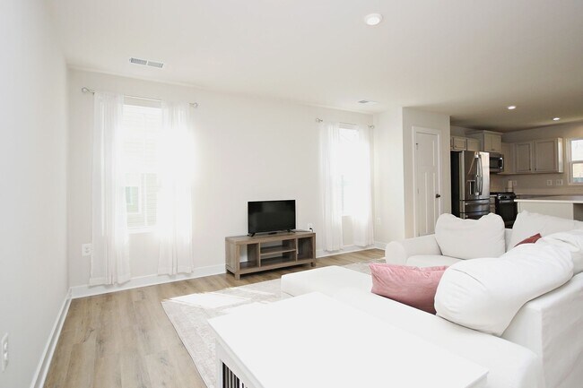 Foto del edificio - One Level Living With Amenities!