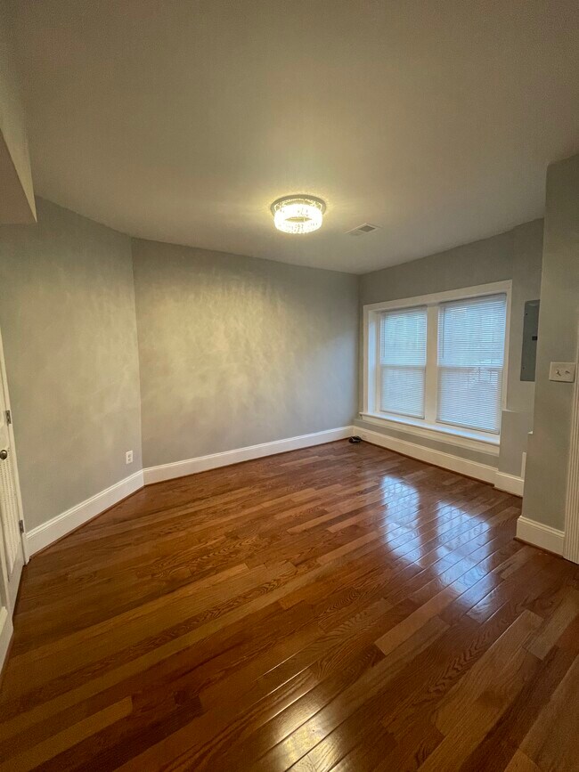 Living room - 424 Elm St NW