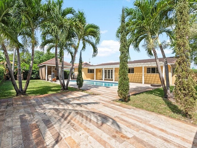 Foto del edificio - 2570 NE 209th Terrace