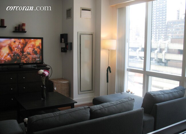 Foto del edificio - 350 W 42nd St