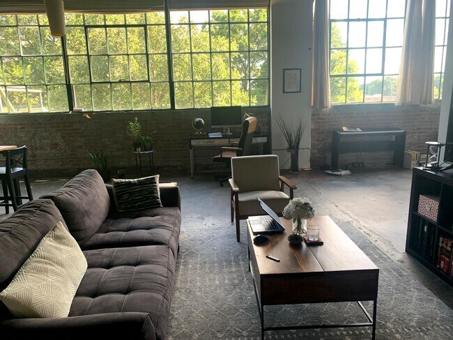 Building Photo - Amazing 1 Bedroom Apt For Rent In Highly S...