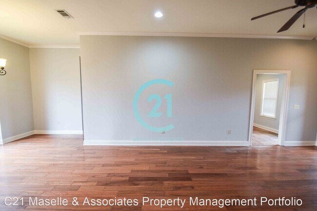 Building Photo - 4 br, 3.5 bath House - 101 Bear Creek Ct