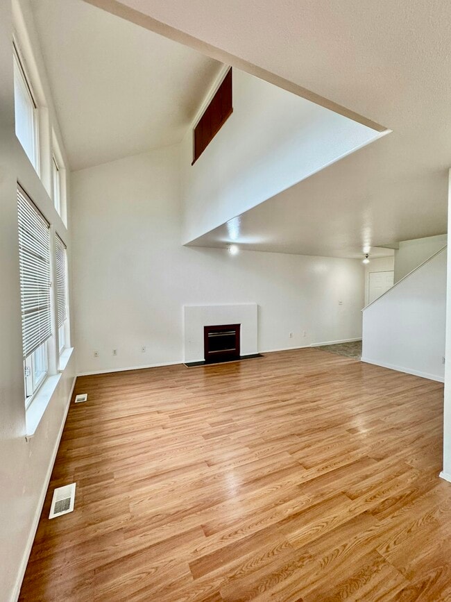 Foto del edificio - 9 76th St SW