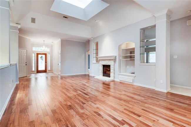 Building Photo - 9009 Lantana Way