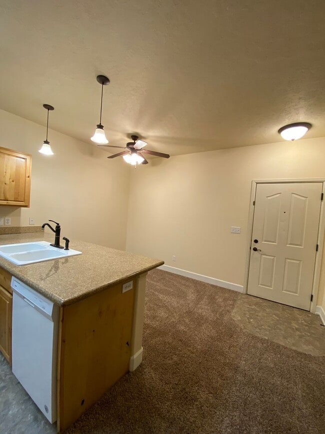Building Photo - 6800 N Spurwing Loop