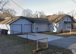 Building Photo - 521 N 28th West Ave
