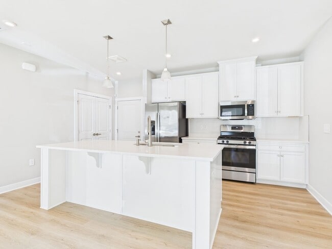 Building Photo - 6601 Citory Way