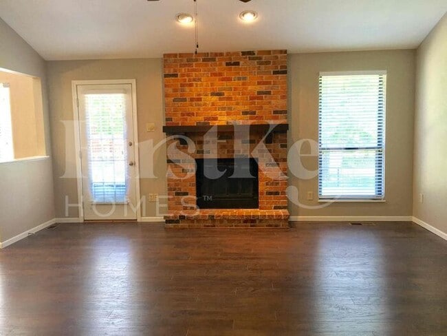 Building Photo - 15426 Cousteau Dr