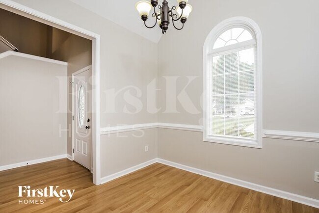 Building Photo - 2285 Glen Cove Way