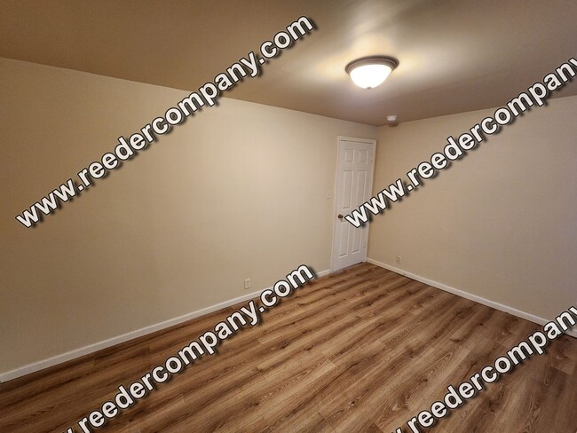 Building Photo - 4830 Cedar Avenue
