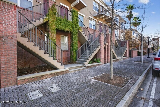 Foto del edificio - 340 E Ashley St