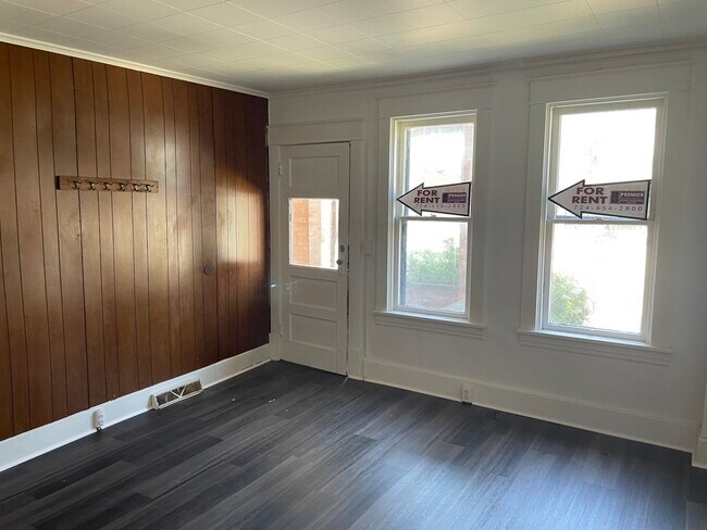 Building Photo - 331 West North Street, Unit 2
