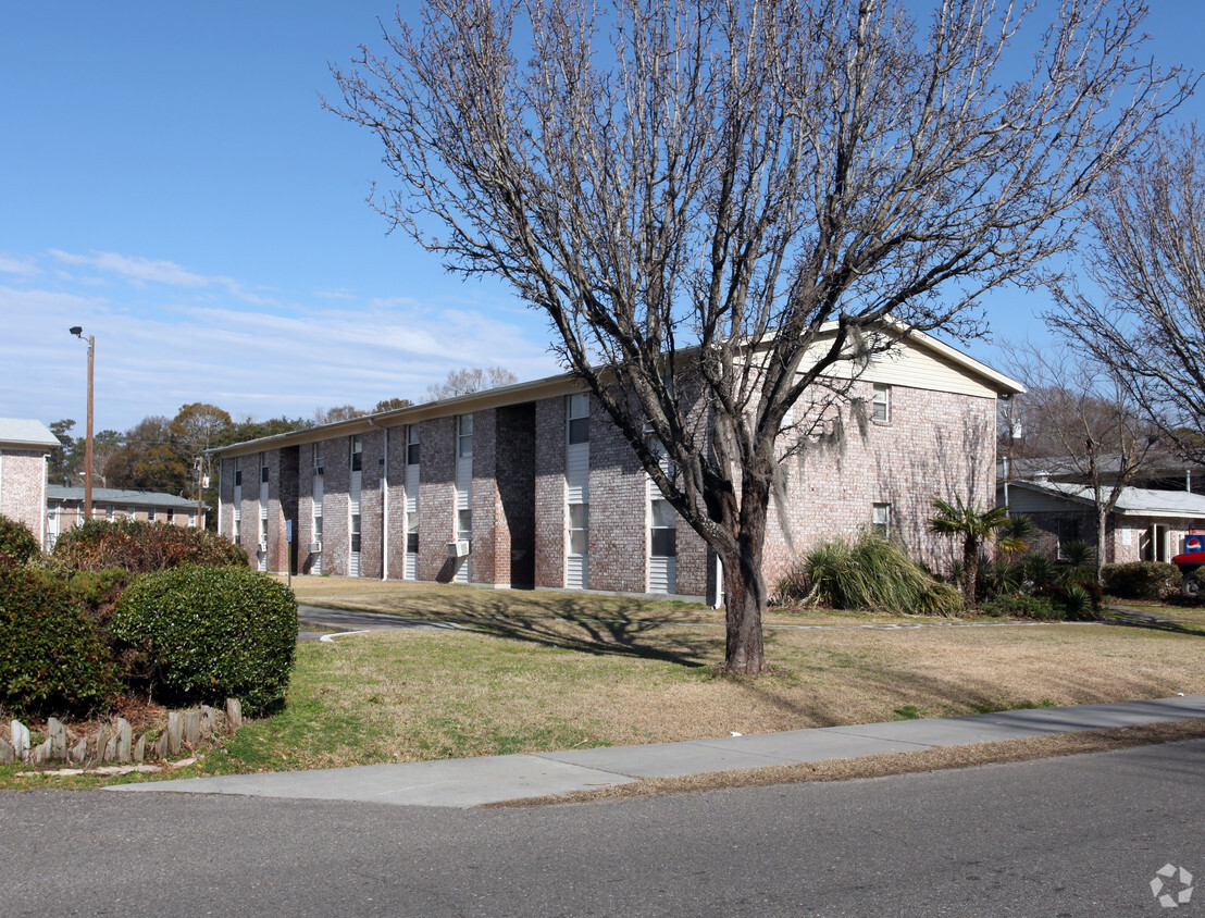 Primary Photo - Waters at West Ashley