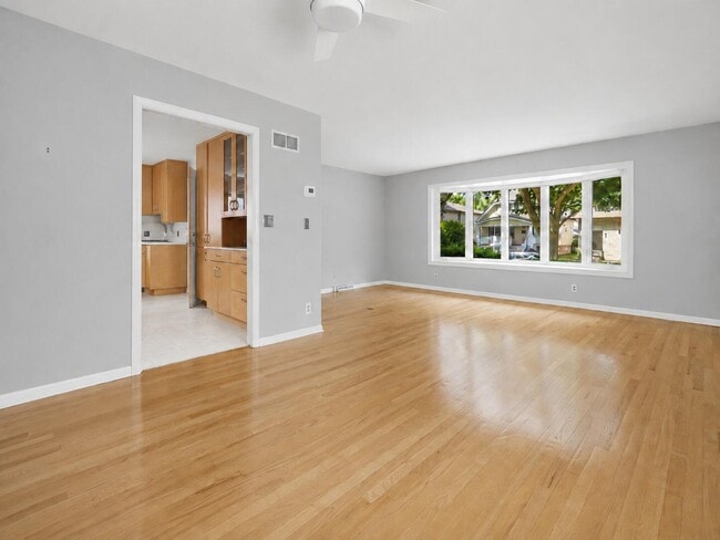 Building Photo - 4536 N Larkin St