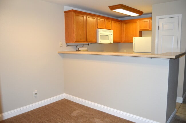 Building Photo - MOVE IN READY!! 1 Bedroom 1 Bath in Villa Borgata