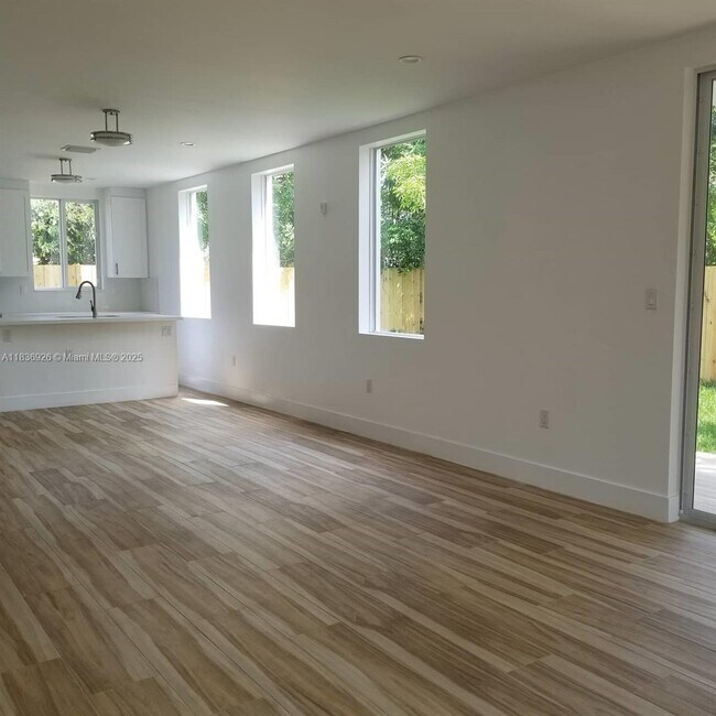Foto del edificio - 3790 Oak Ave