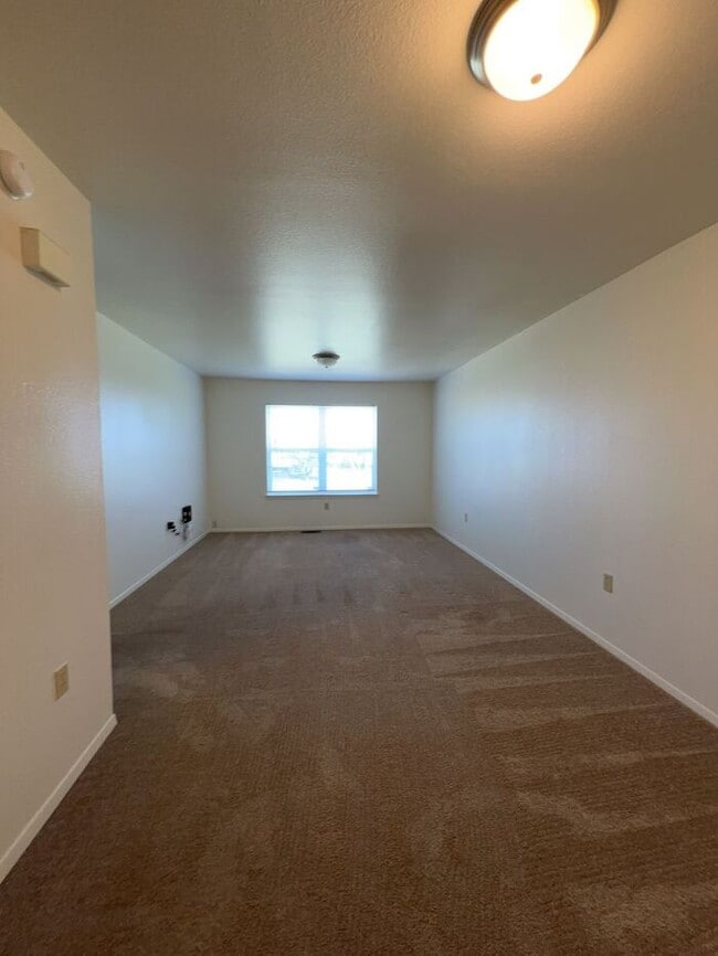 Building Photo - 1373 Dakota Dr